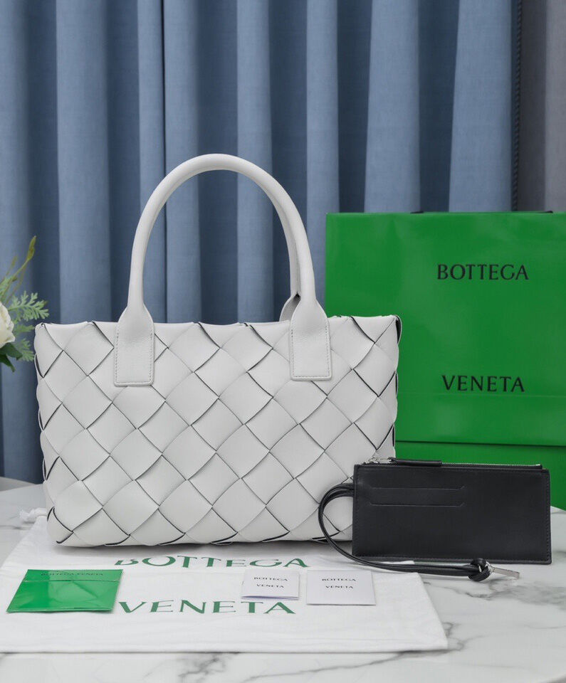 Bottega Veneta Cabat Tote Bag Lambskin White